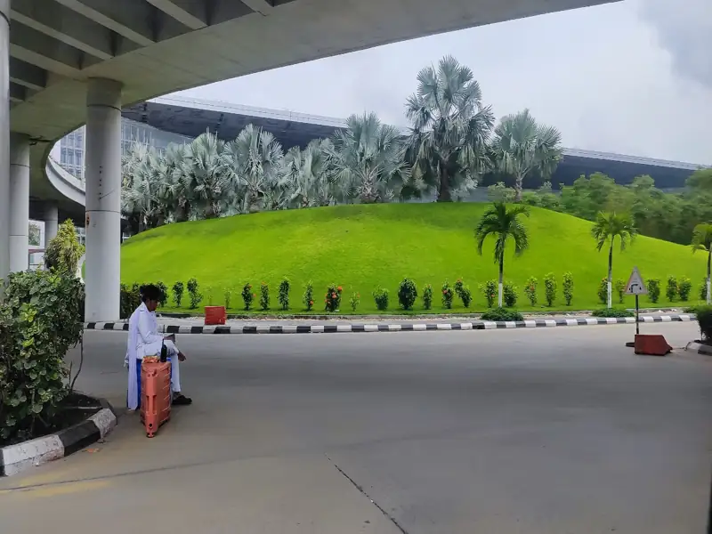 Berhampore to Kolkata Airport Cab